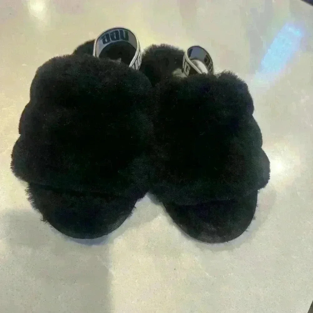 UGG fluff yeah slides.